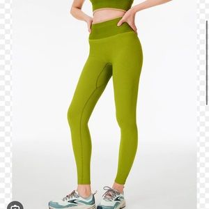 Outdoor Voices green seamless 7/8 ribbed legging size XS